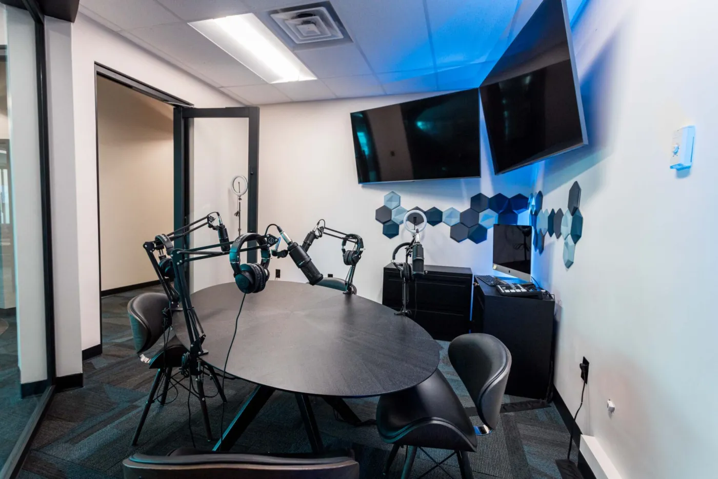 Pinnacle podcast studio build